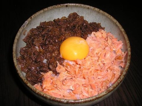 鮭と牛肉の二色丼